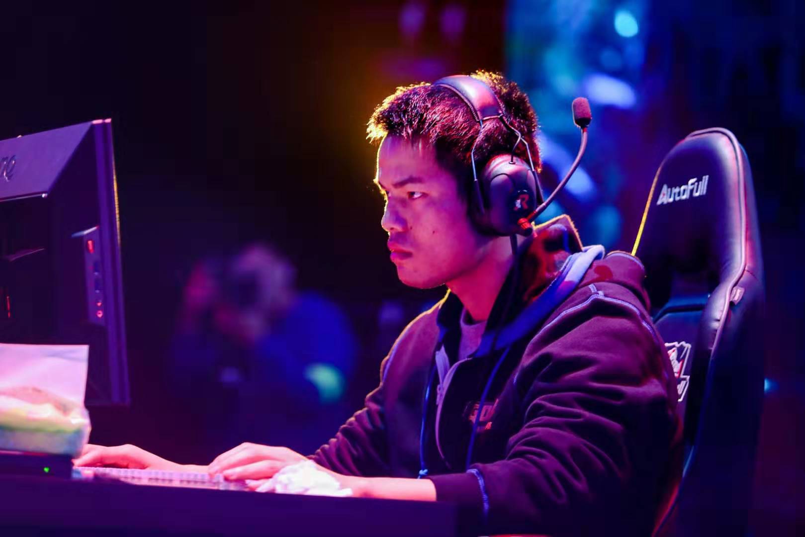 几乎都是背 几乎都是背